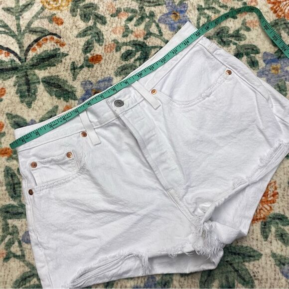 Levi’s 501 white high rise denim shorts size 29 Button Fly Premium - Picture 4 of 9